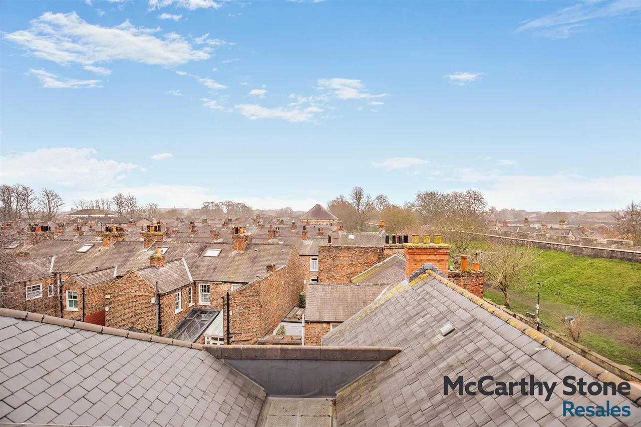 Bishophill Junior, York, YO1, photo 29