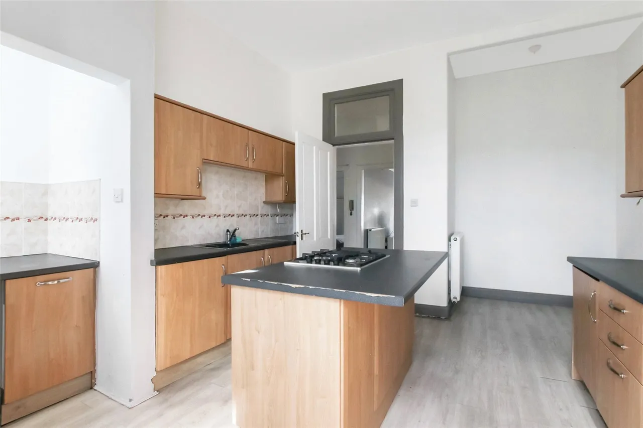 Clarkston Road, Muirend, G44, photo 11