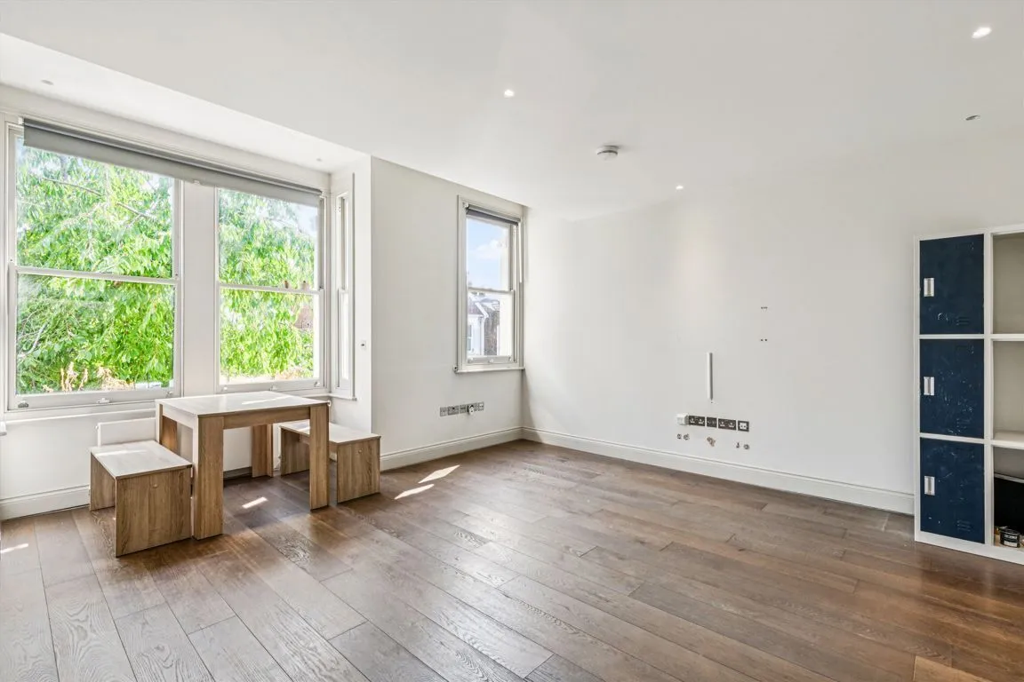 Willcott Road, W3, photo 4