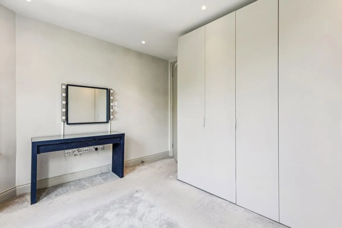 Willcott Road, W3, photo 10