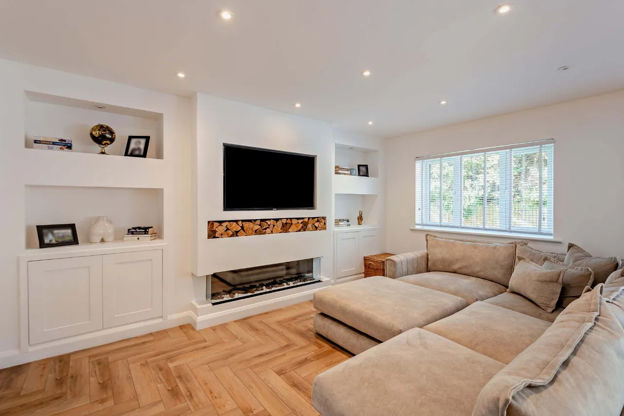 Poplar Avenue, Windlesham, Surrey, GU20 6PW, photo 7