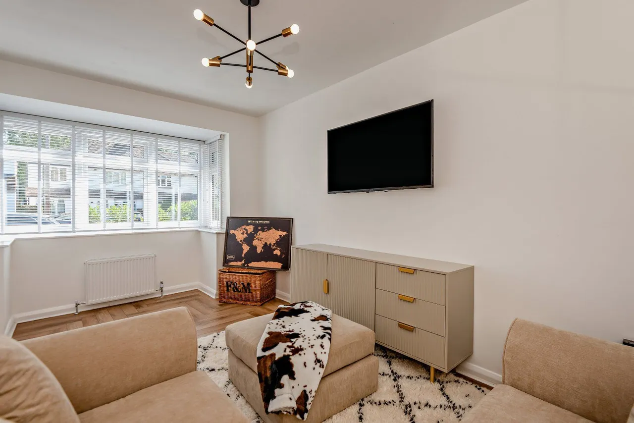 Poplar Avenue, Windlesham, Surrey, GU20 6PW, photo 5