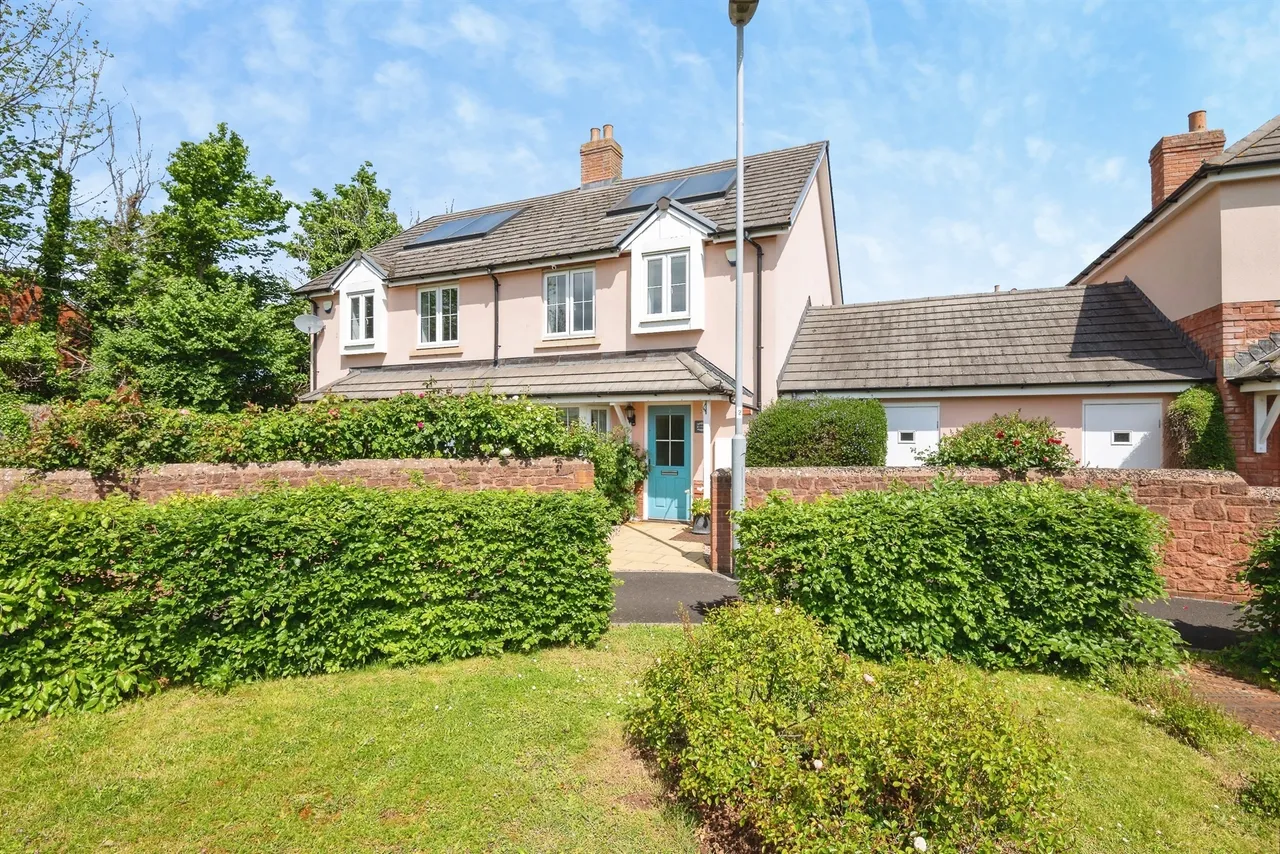 3 bed house for sale, College Close, Minehead, TA24