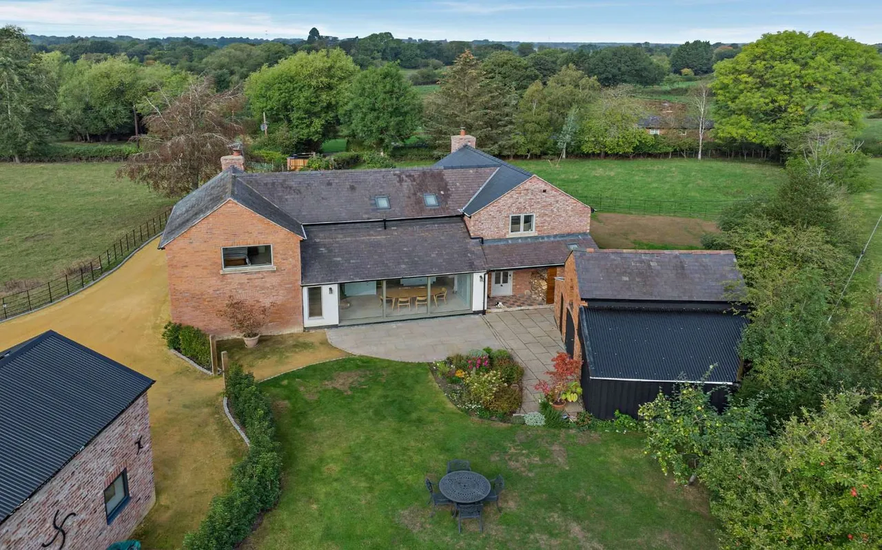 Bryn-Y-Cochin, Ellesmere, SY12, photo 2