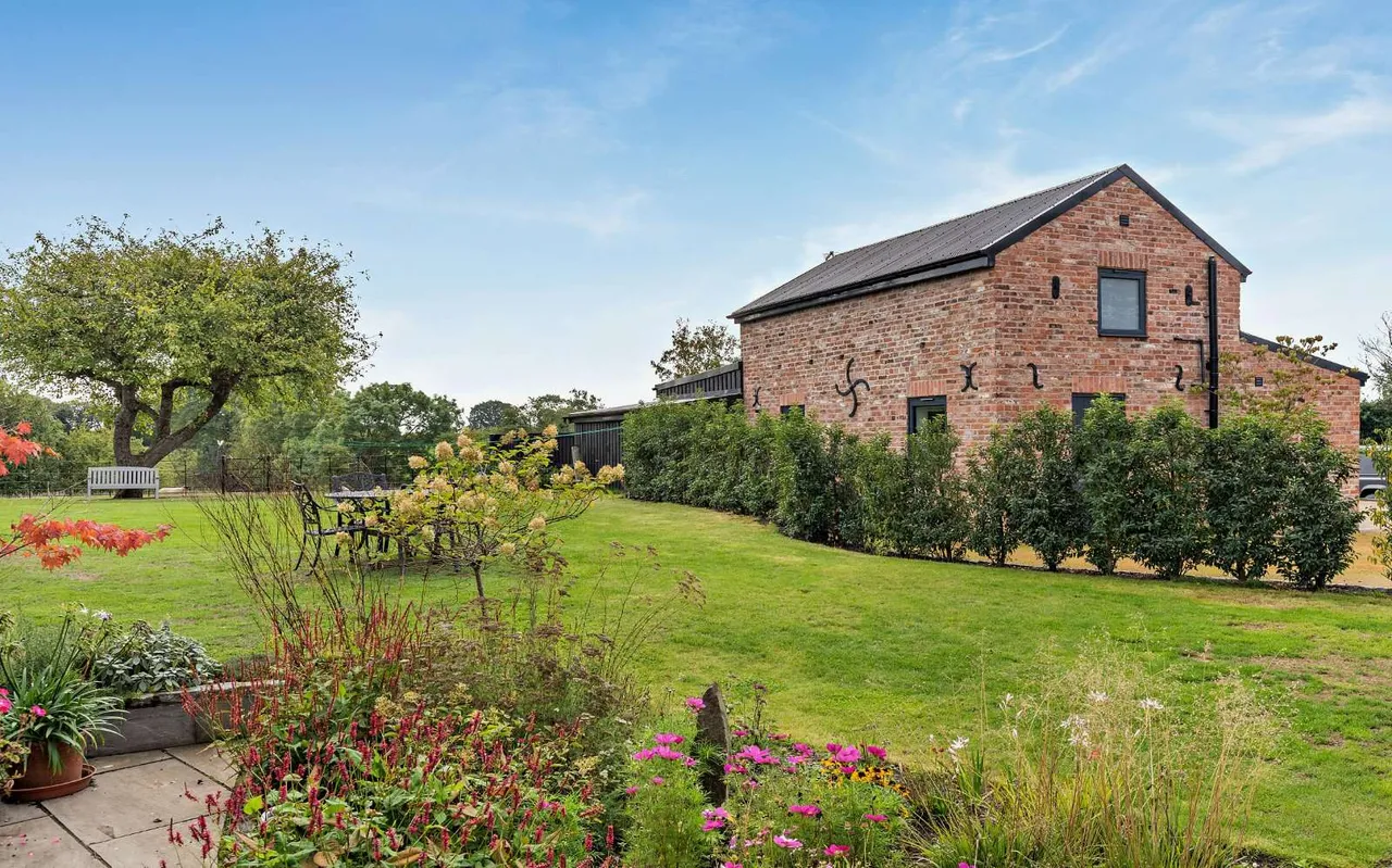 Bryn-Y-Cochin, Ellesmere, SY12, photo 39