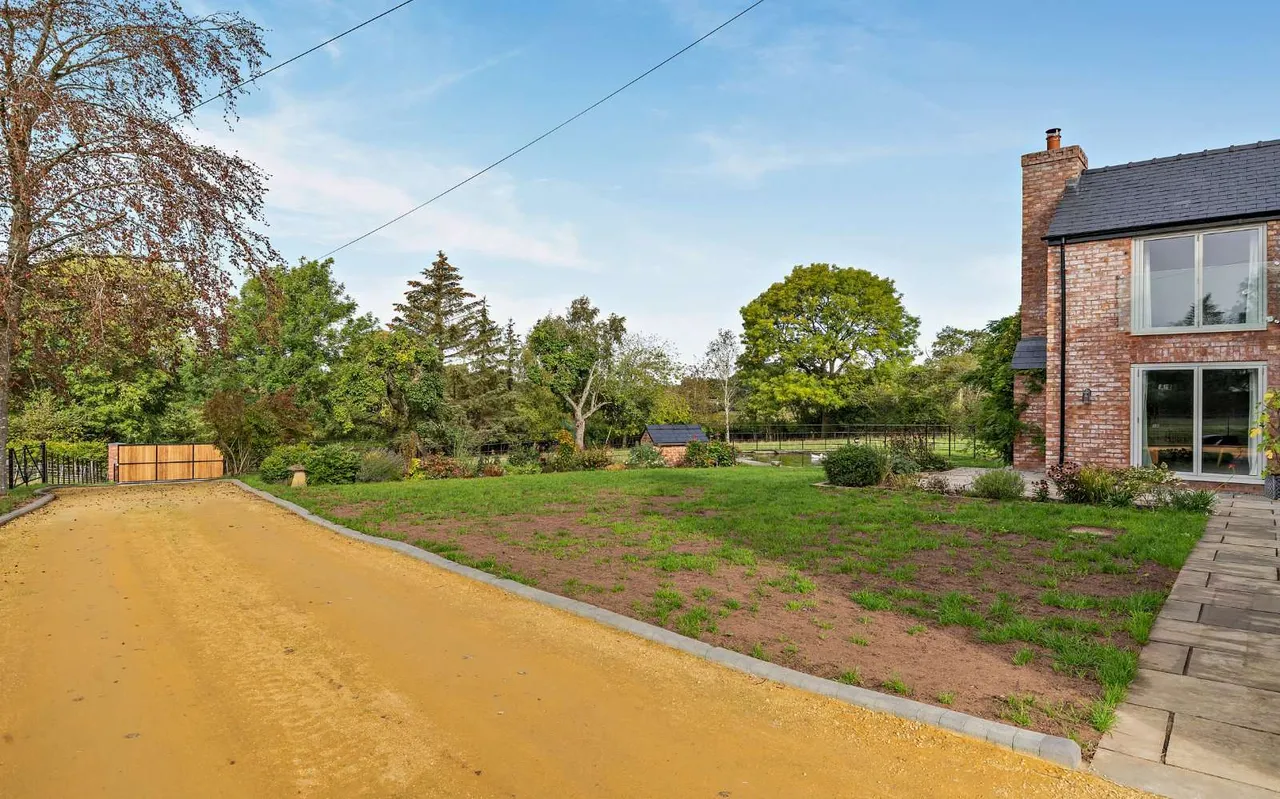 Bryn-Y-Cochin, Ellesmere, SY12, photo 56