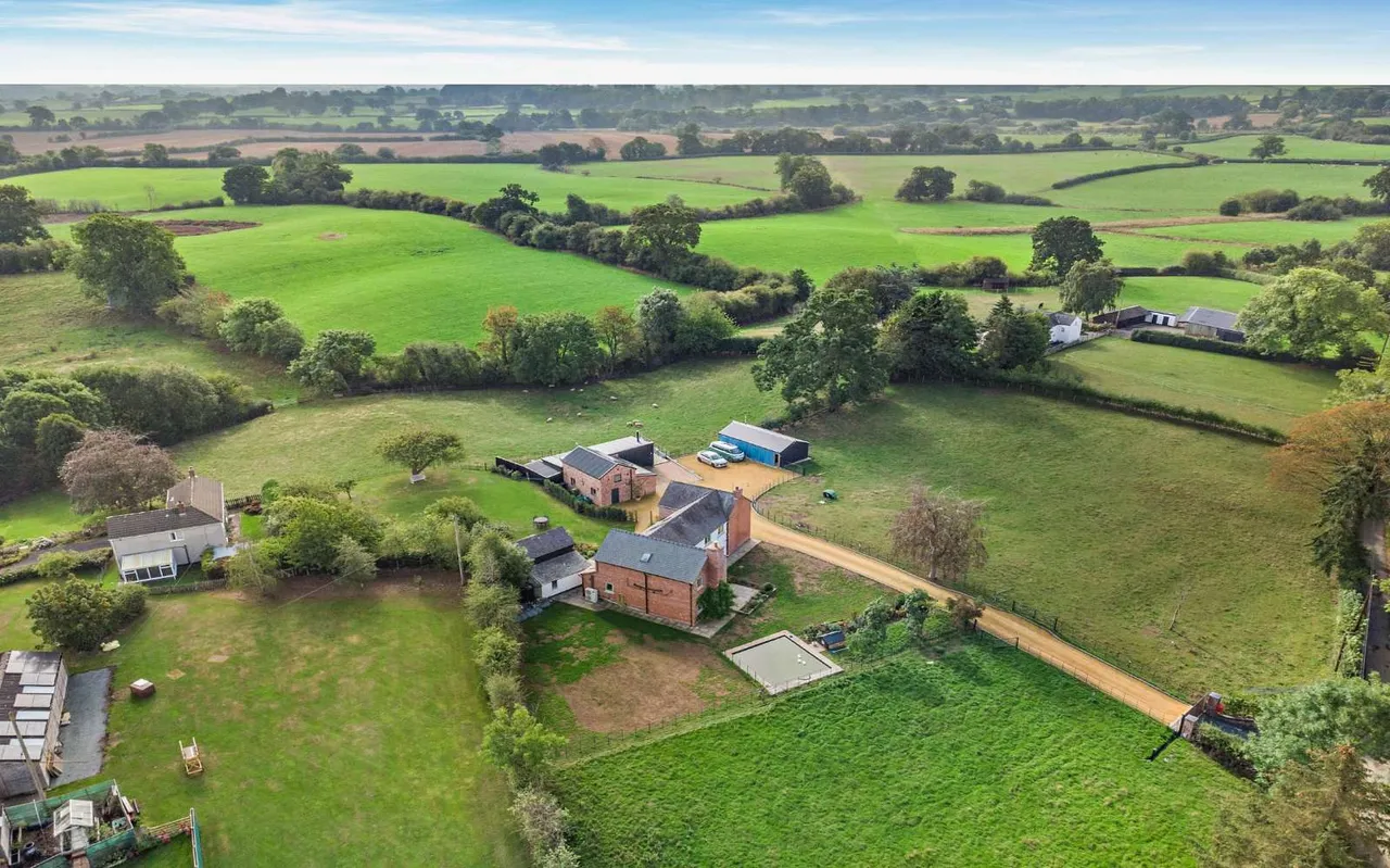 Bryn-Y-Cochin, Ellesmere, SY12, photo 65