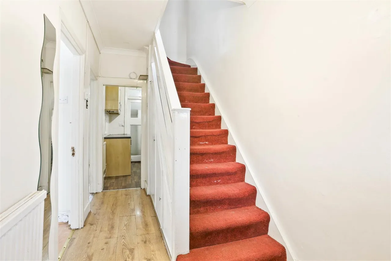 Cobham Avenue, New Malden, KT3 6EP, photo 9