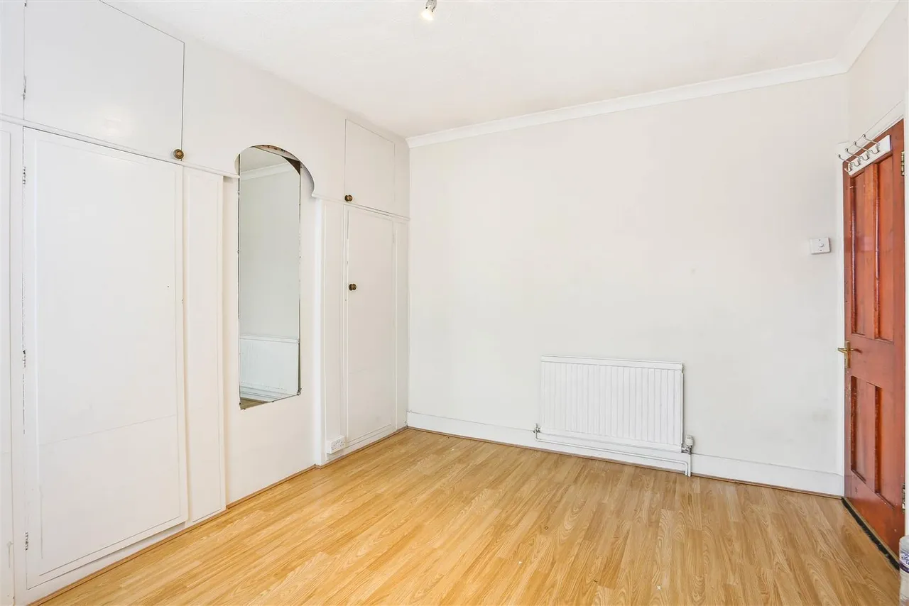 Cobham Avenue, New Malden, KT3 6EP, photo 11