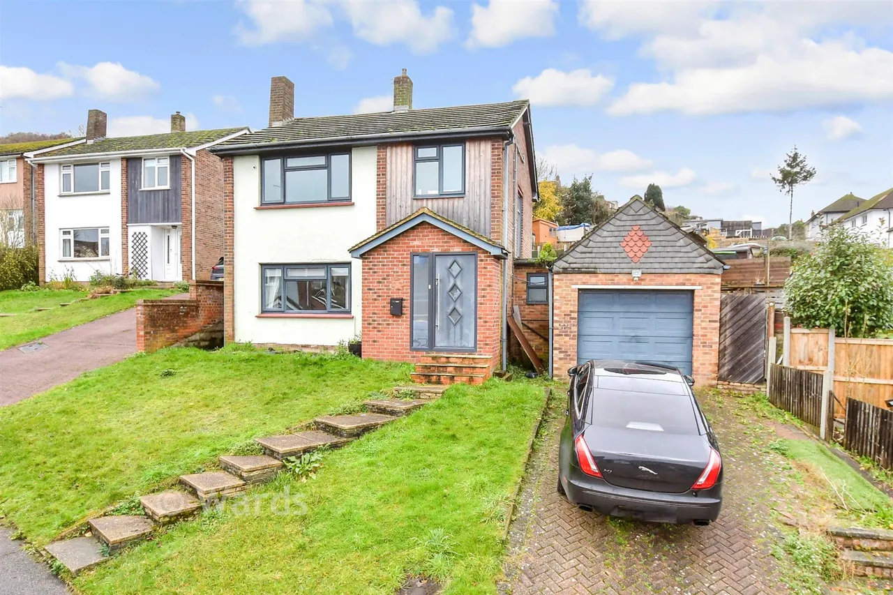 3 bed house for sale, Reading Road, Dover, CT17
