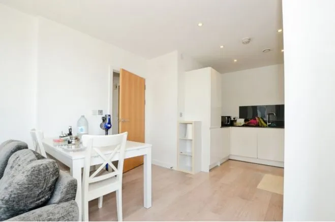 Matthews Close, Wembley, HA9, photo 6
