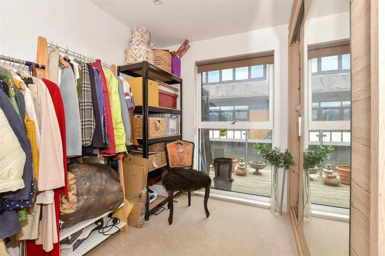 Chart Way, Horsham, RH12, photo 7