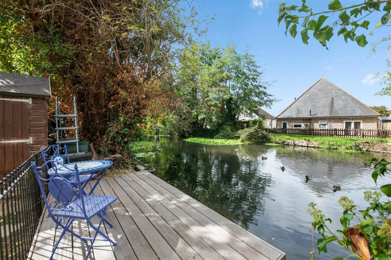 Kings Mill Way, Denham, photo 5