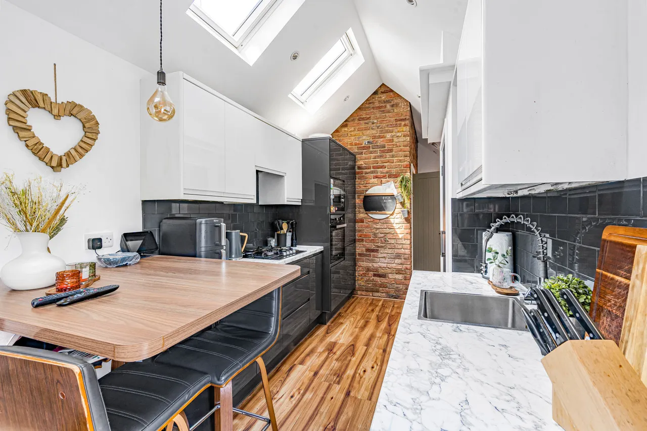 East Gardens, Woking, GU22, photo 11