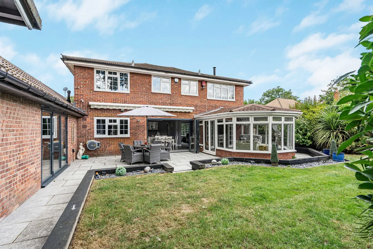 East Gardens, Woking, GU22, photo 32