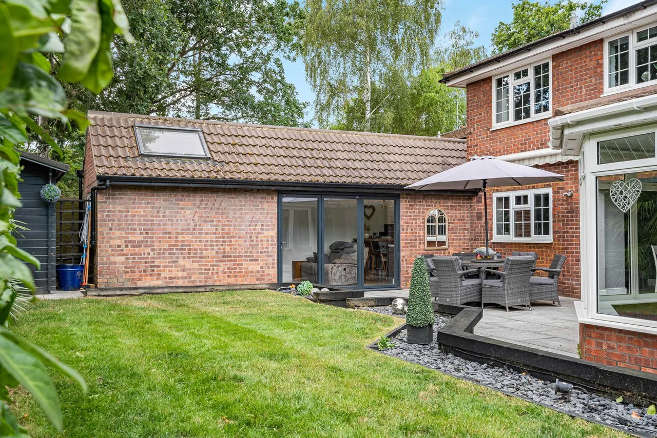 East Gardens, Woking, GU22, photo 34