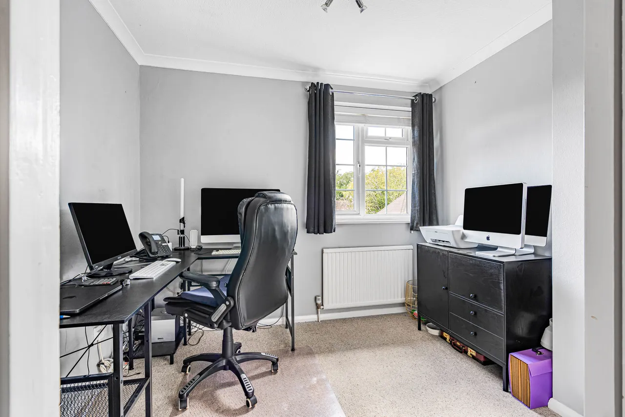 East Gardens, Woking, GU22, photo 25