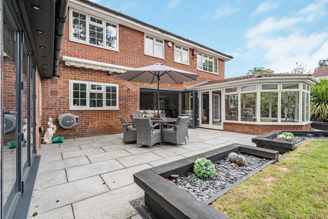 East Gardens, Woking, GU22, photo 31