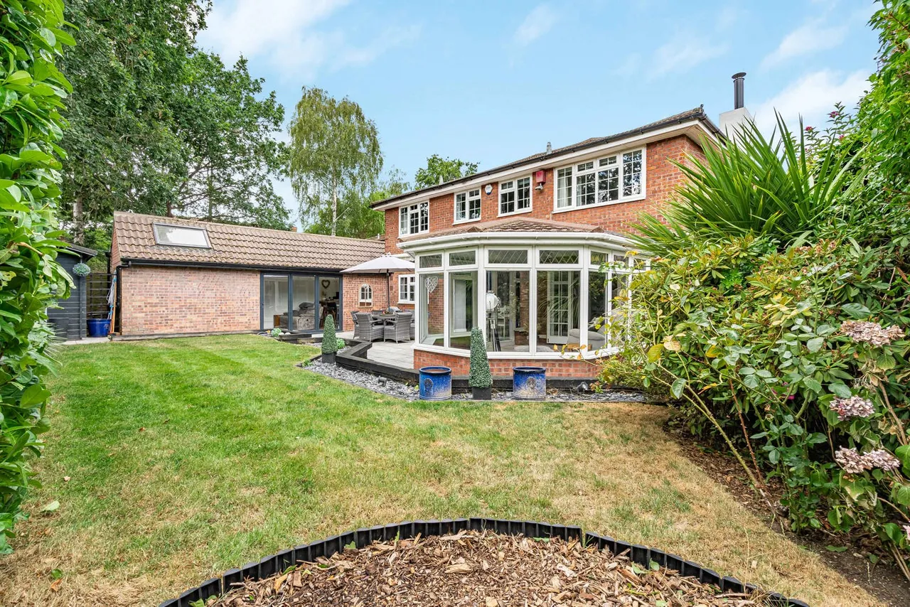 East Gardens, Woking, GU22, photo 33