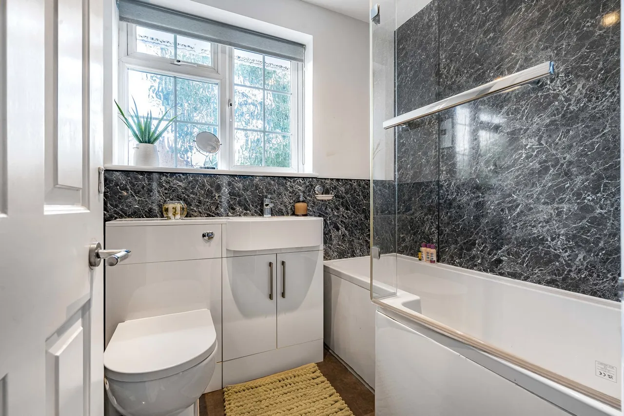 East Gardens, Woking, GU22, photo 27