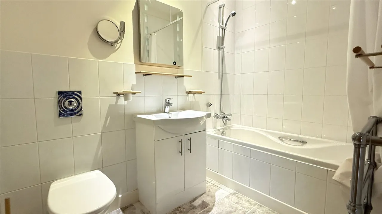 Arundel Wing, Tortington Manor, BN18, photo 9