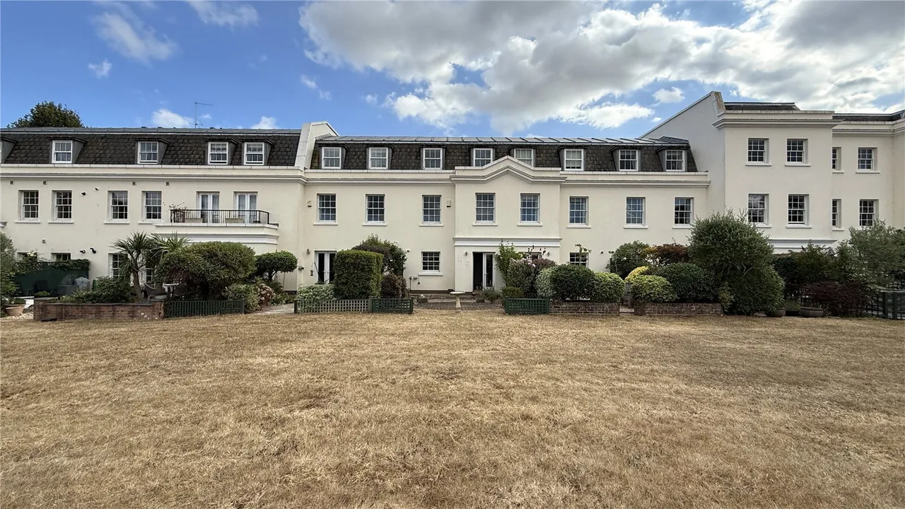Arundel Wing, Tortington Manor, BN18, photo 4