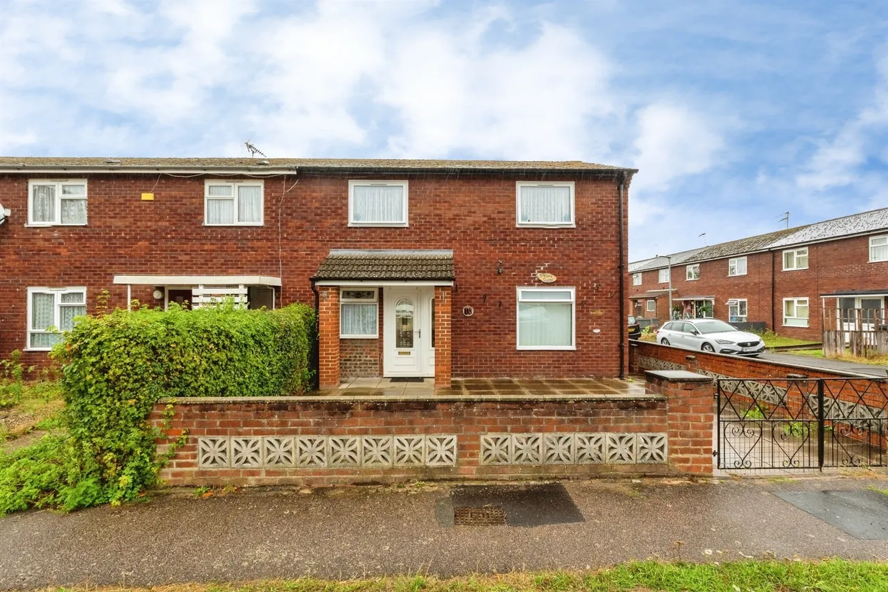 3 bed house for sale — Stearne Close, Thetford