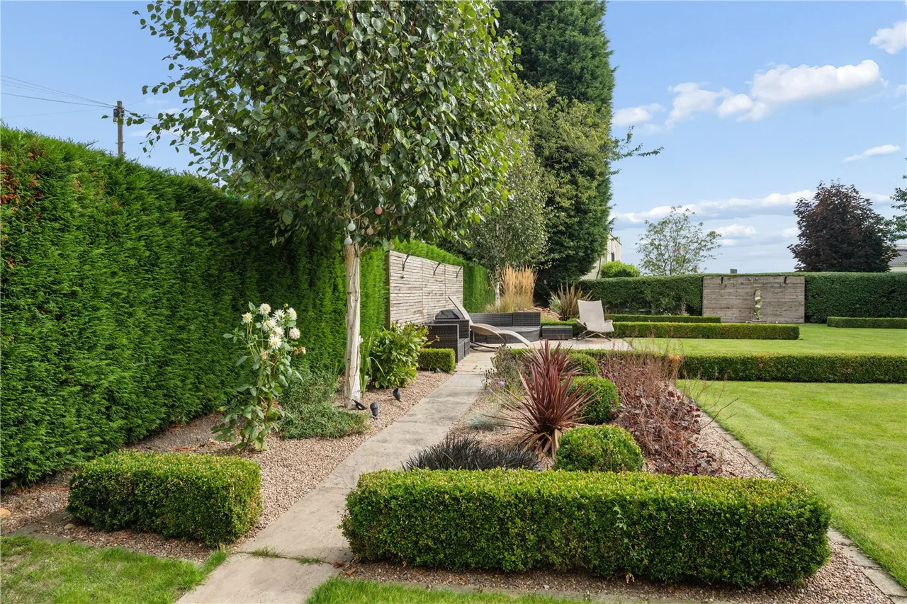 Doncaster Road, Foulby, photo 23