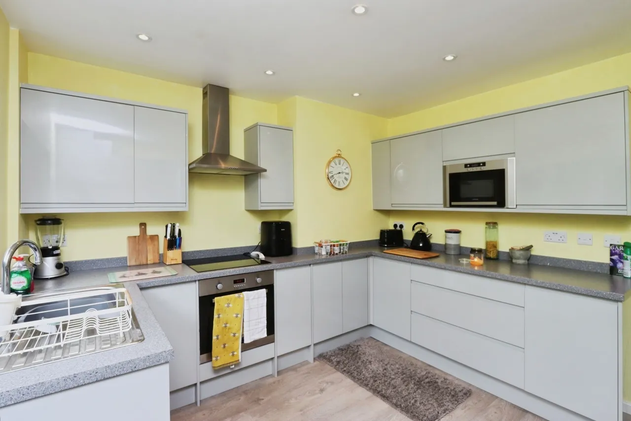Westfield Crescent, Mosborough, Sheffield, S20, photo 2