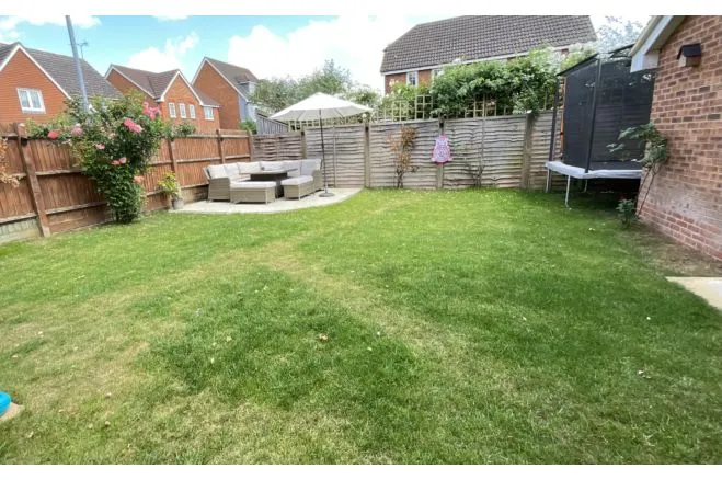 Nicolson Drive, Leighton Buzzard, photo 3