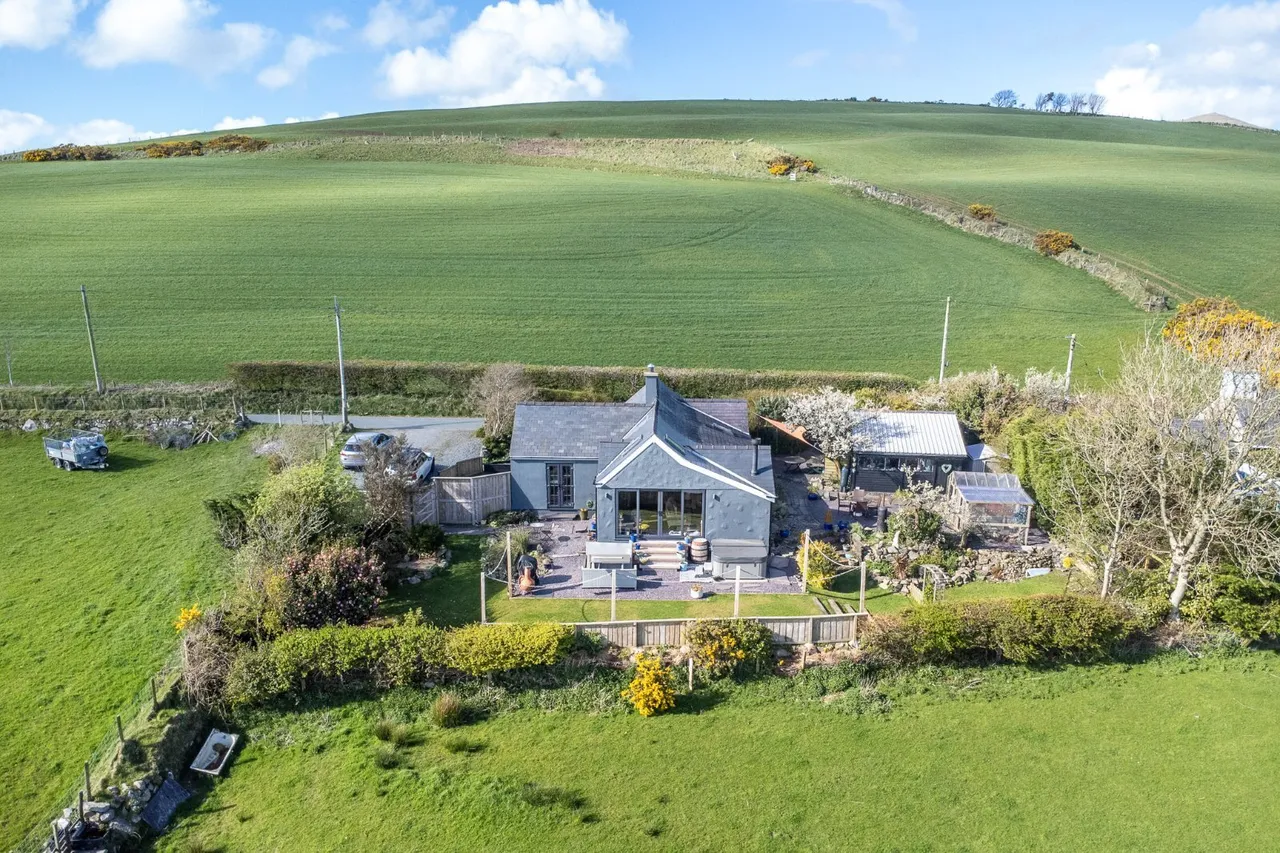 Llanaelhaearn, Caernarfon, LL54, photo 34