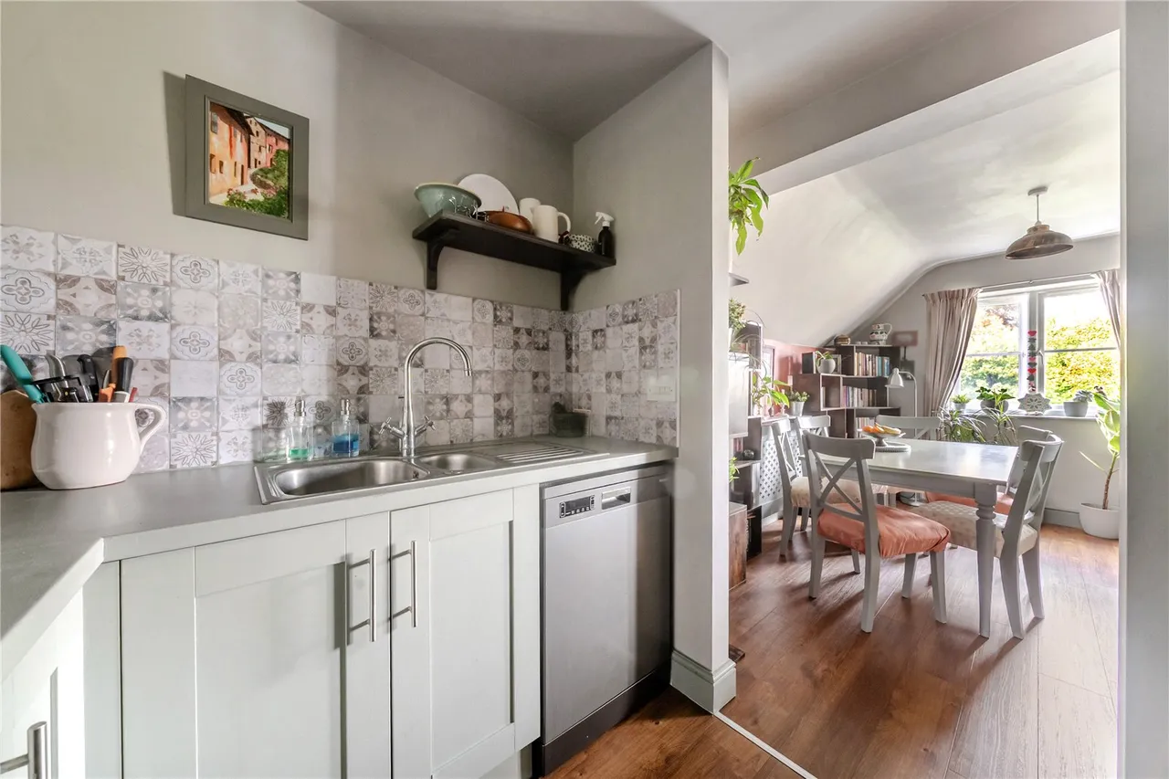 Salisbury Road, Marlborough, SN8, photo 10