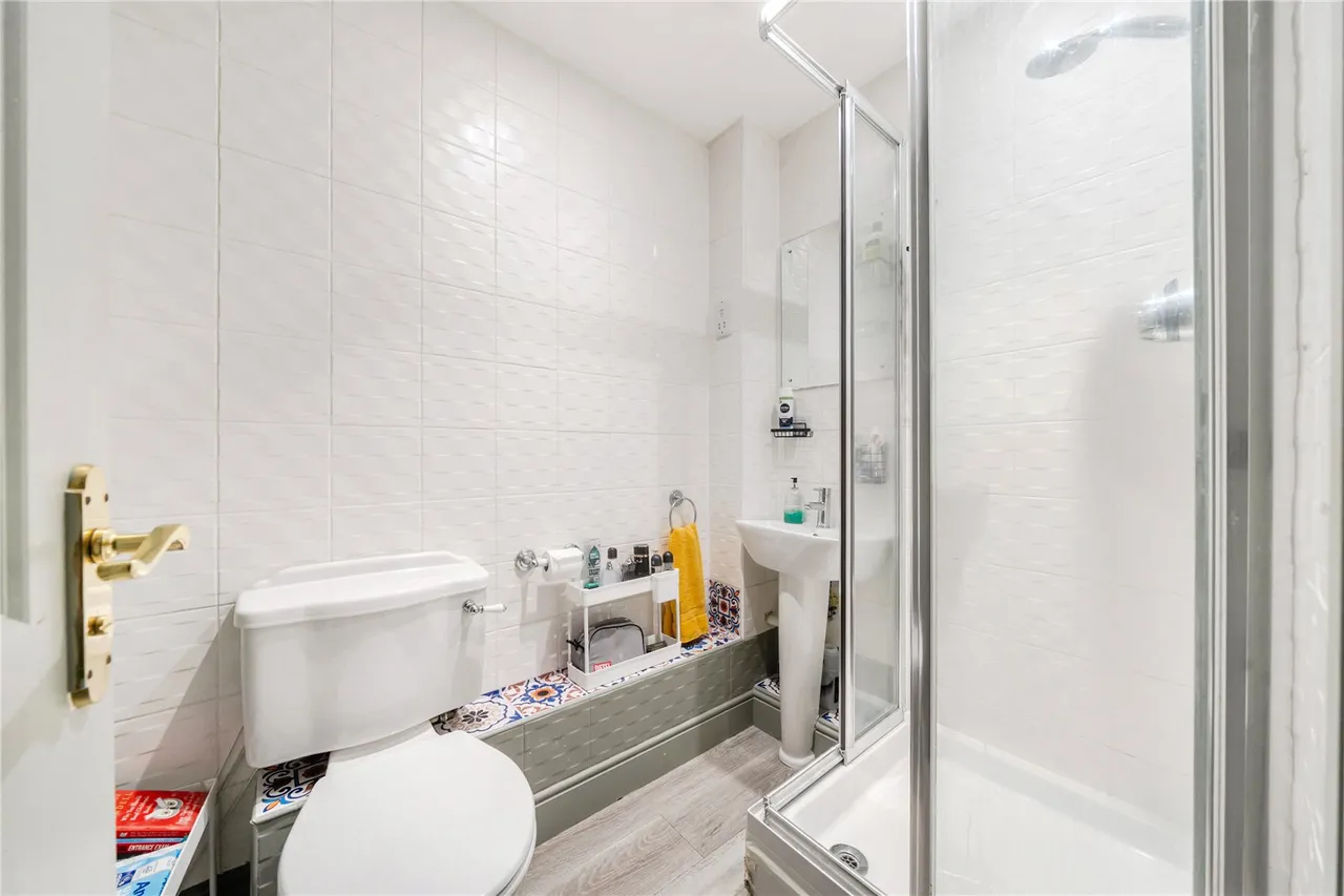Salisbury Road, Marlborough, SN8, photo 6