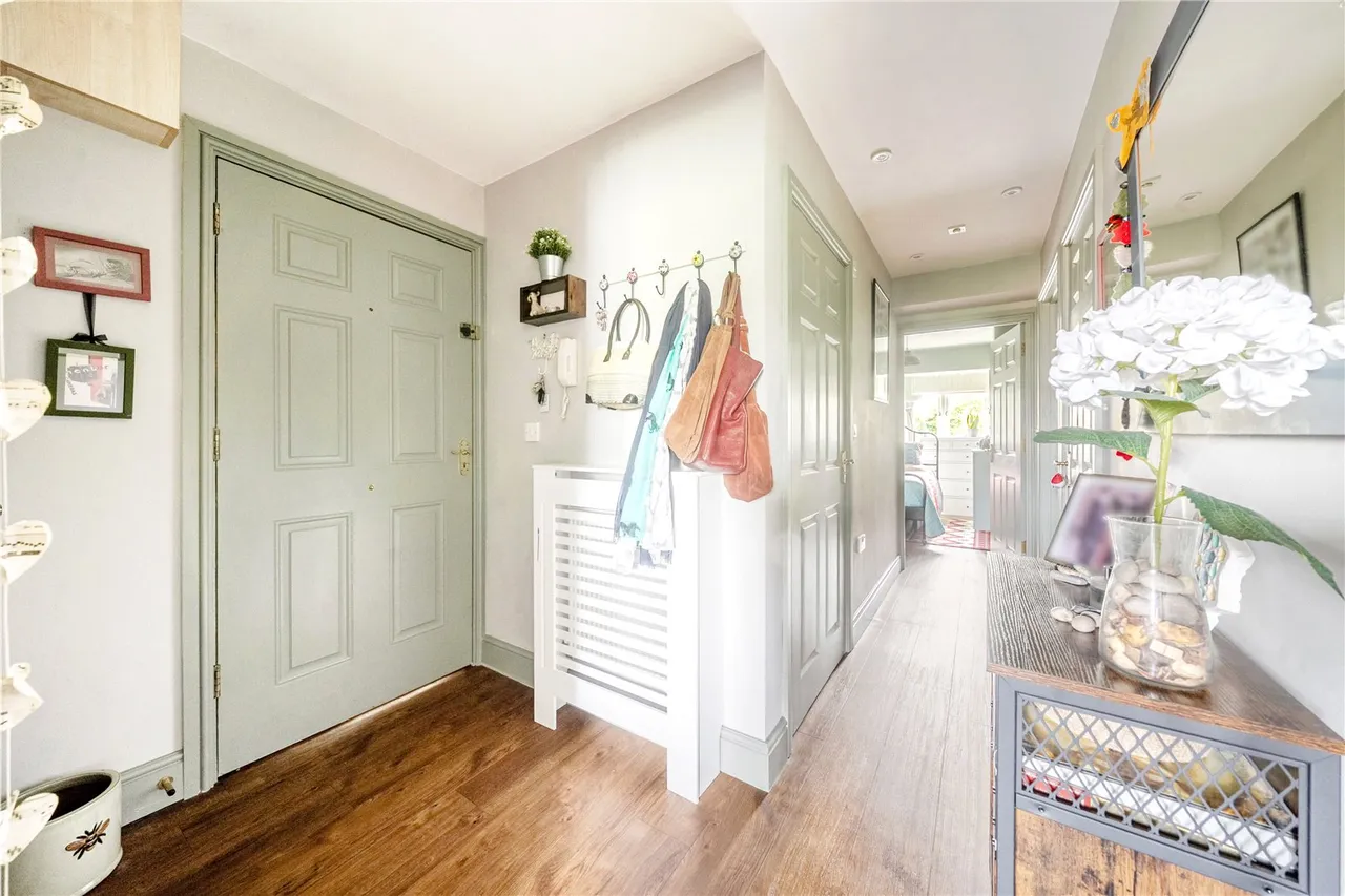 Salisbury Road, Marlborough, SN8, photo 11