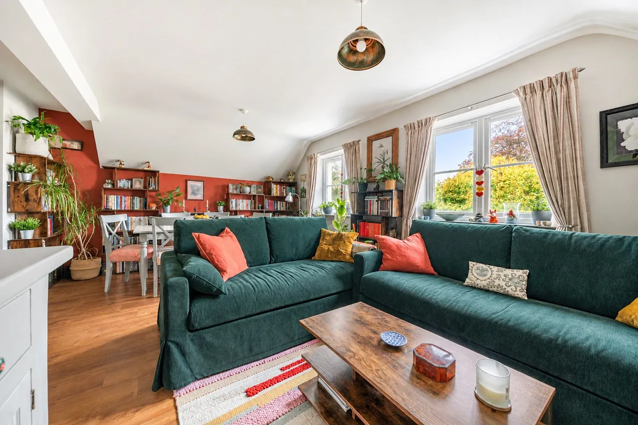 Salisbury Road, Marlborough, SN8, photo 9