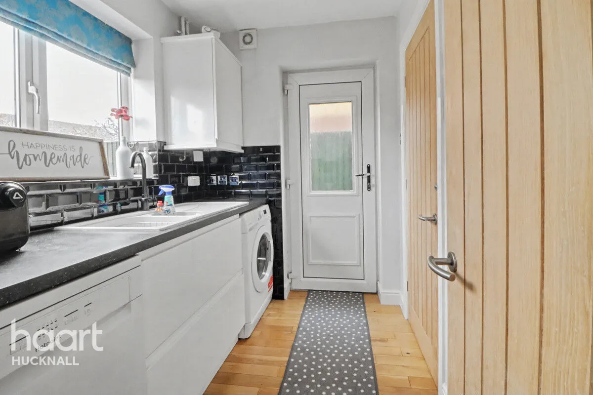 Church Lane, Nottingham, NG15, photo 6