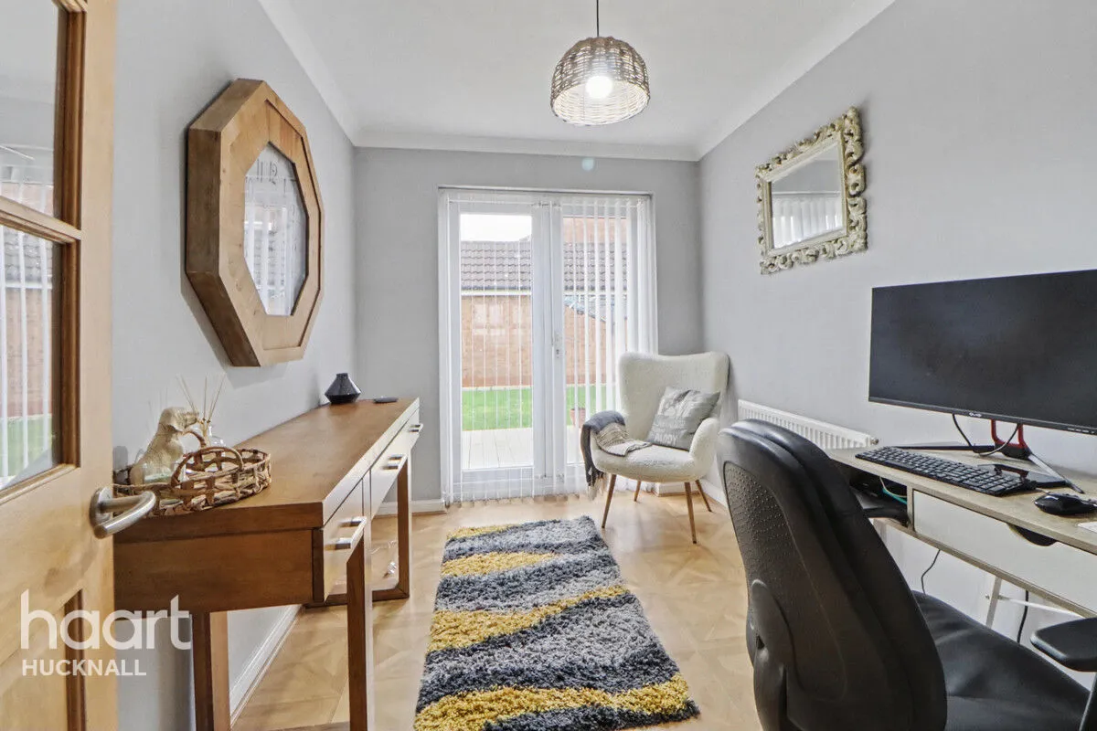 Church Lane, Nottingham, NG15, photo 10