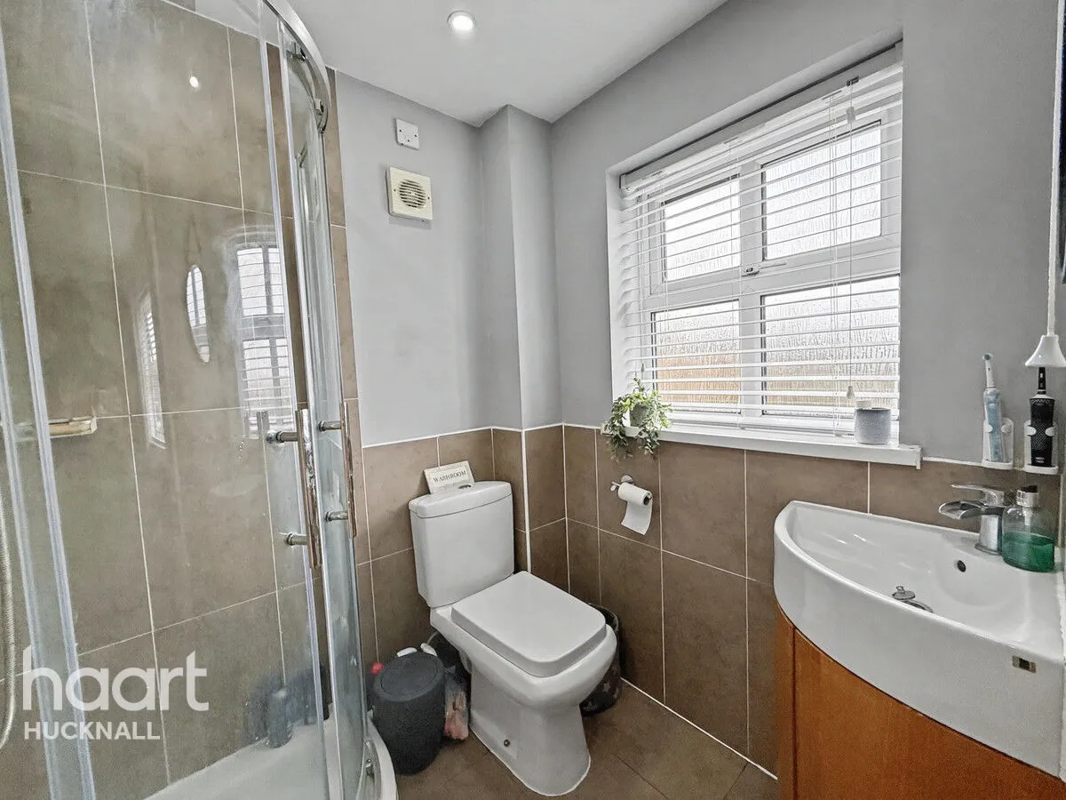 Church Lane, Nottingham, NG15, photo 17