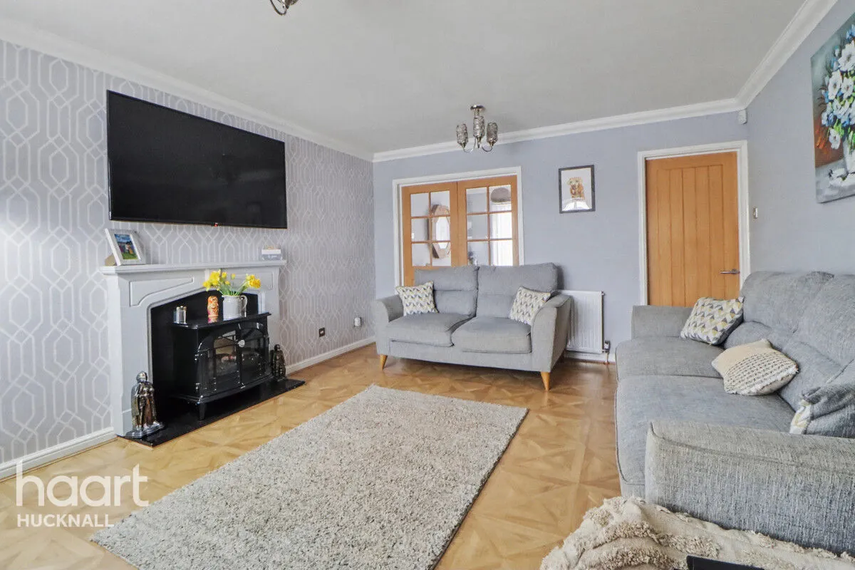 Church Lane, Nottingham, NG15, photo 2