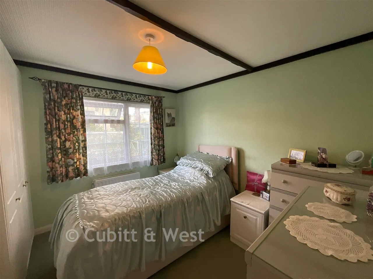 Chestnut Drive, Broadway Park, GU31, photo 8