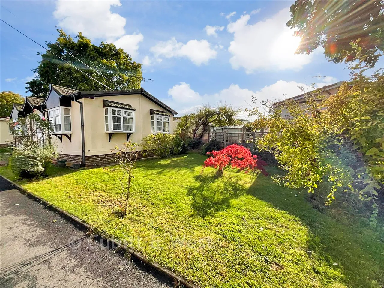 Chestnut Drive, Broadway Park, GU31, photo 10