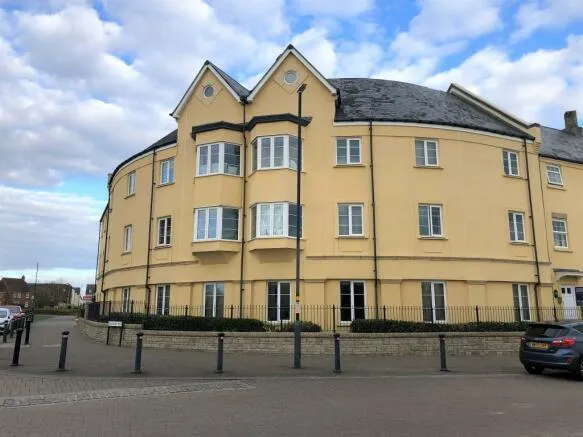 2 bed flat to rent, Chopin Mews, Swindon, SN25