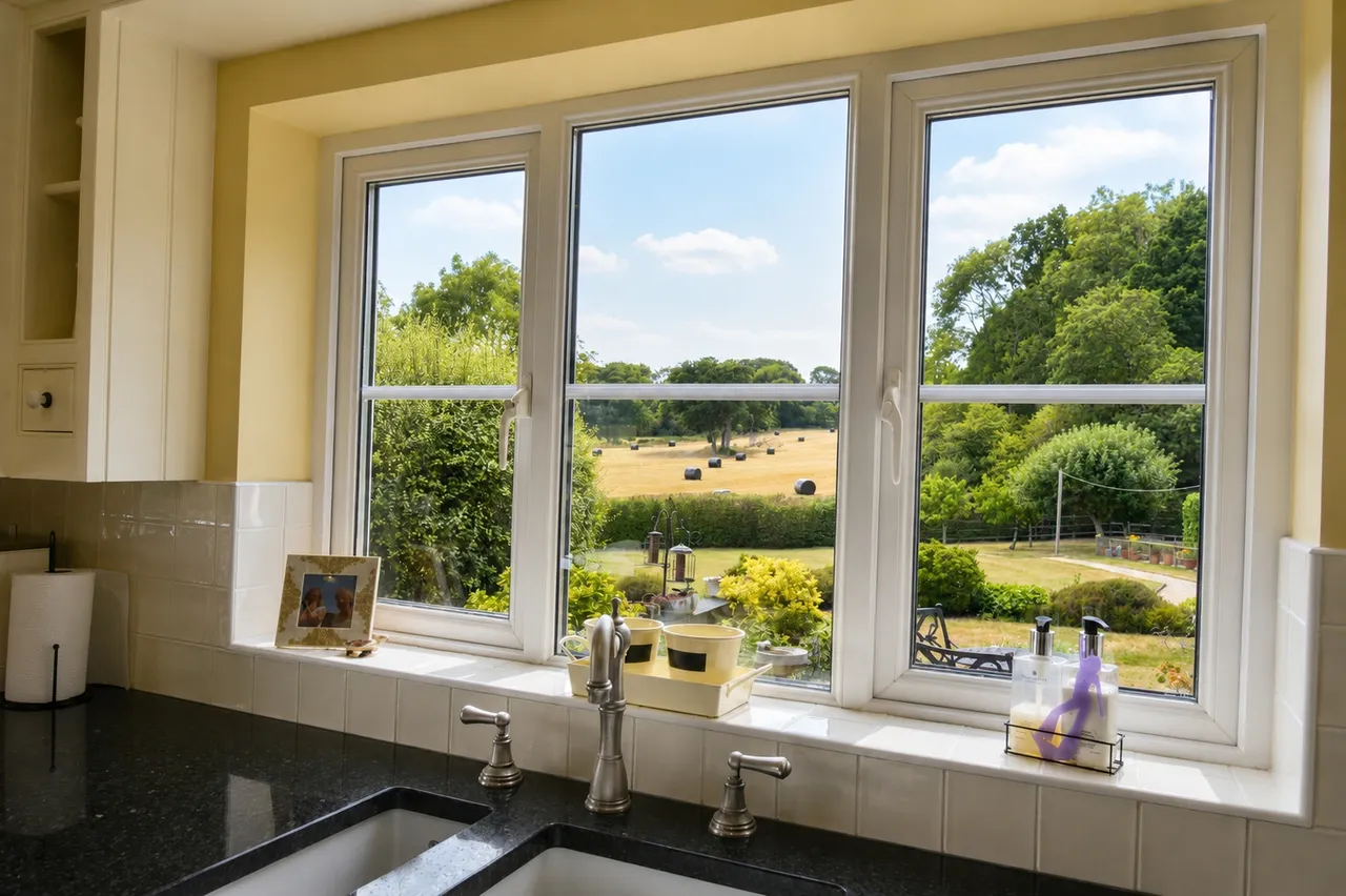 Common Road, Whiteparish, Salisbury, Wiltshire, SP5 2RD, photo 4