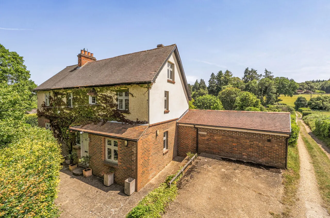 St. Patricks Lane, Liss, GU33, photo 32