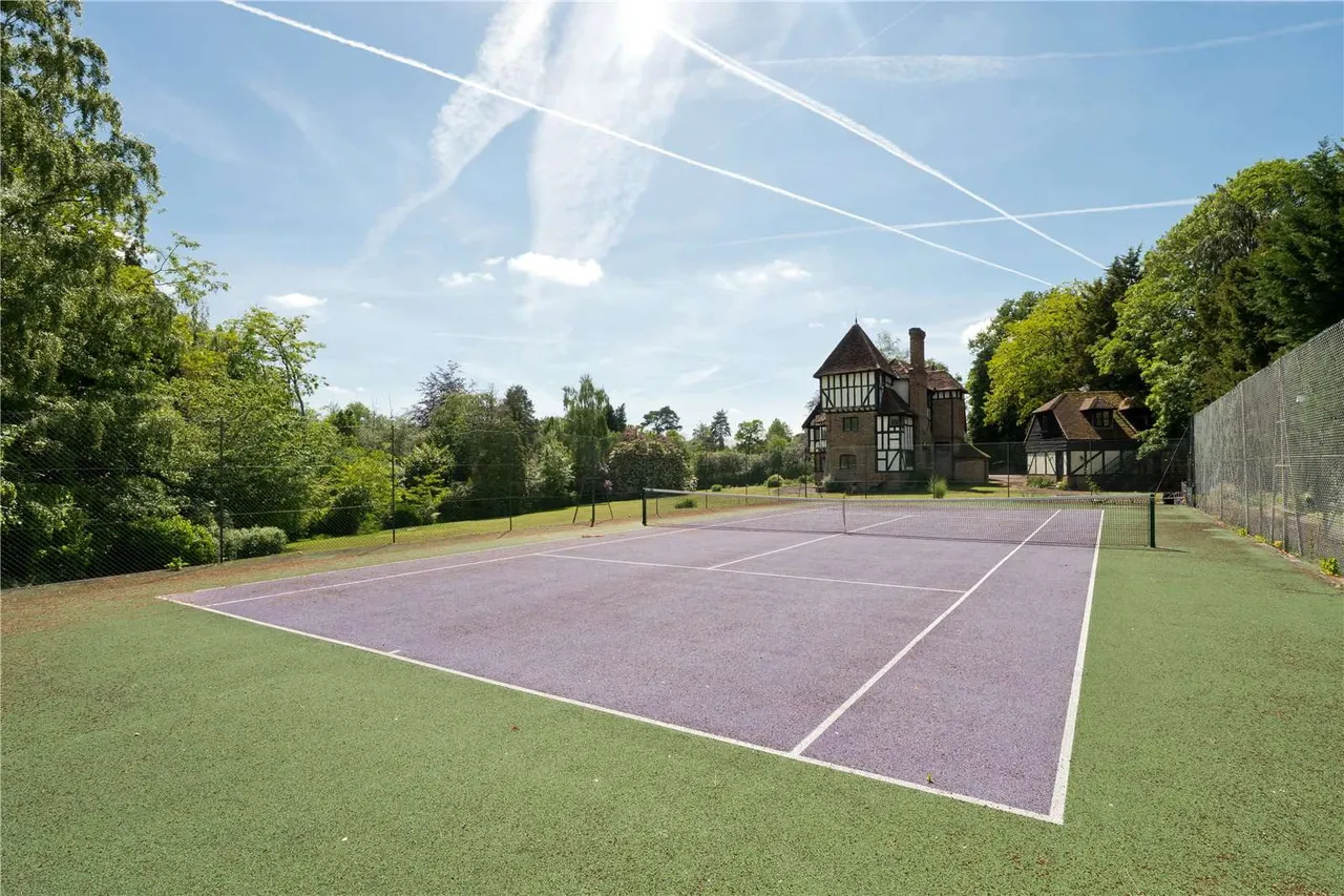 Blackhills, Esher, Surrey, KT10 9JP, photo 11