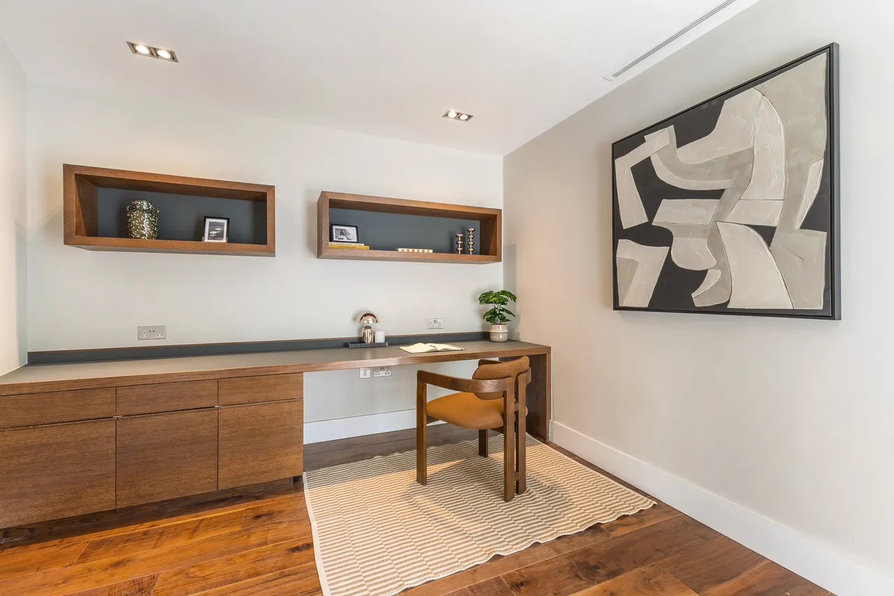Wellington Avenue, Virginia Water, GU25, photo 17