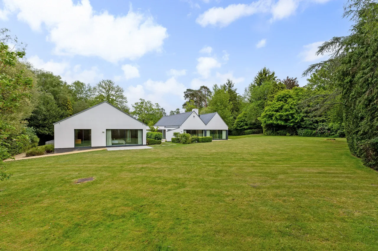 Wellington Avenue, Virginia Water, GU25, photo 22
