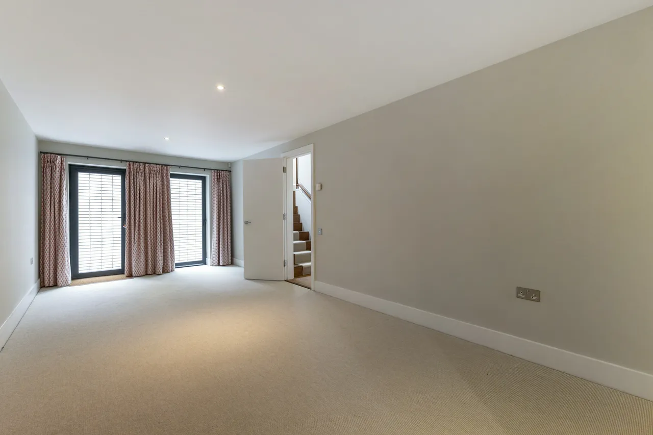 Wellington Avenue, Virginia Water, GU25, photo 15
