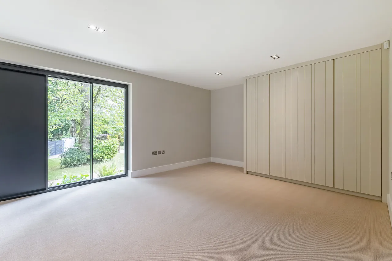 Wellington Avenue, Virginia Water, GU25, photo 14