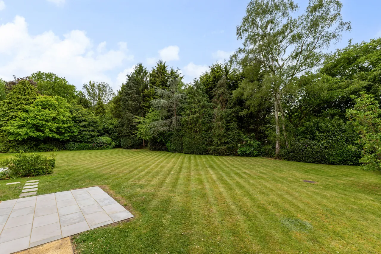 Wellington Avenue, Virginia Water, GU25, photo 21